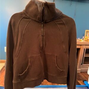Women’s Lululemon medium/large quarter zip scuba in faded black.
